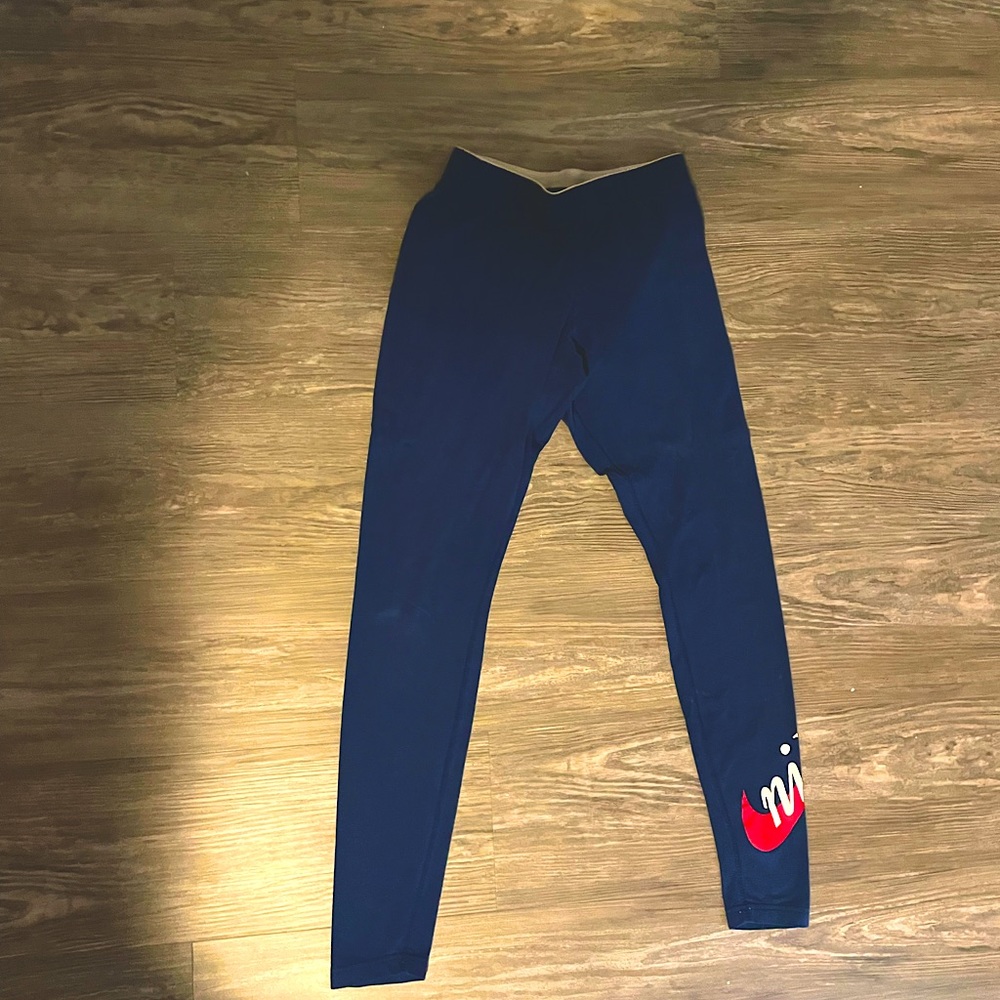 Nike leggings size small
